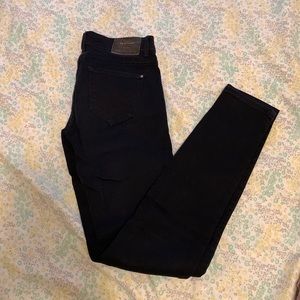 Black Skinny jeans